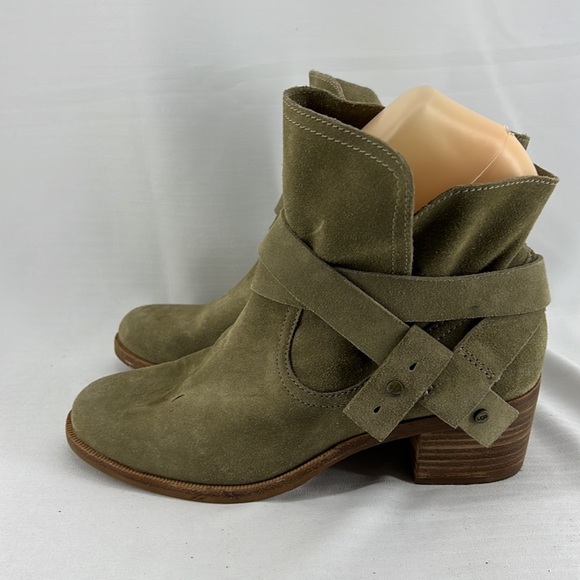 UGG Elora Nubuck Ankle Boots - Picture 4 of 12